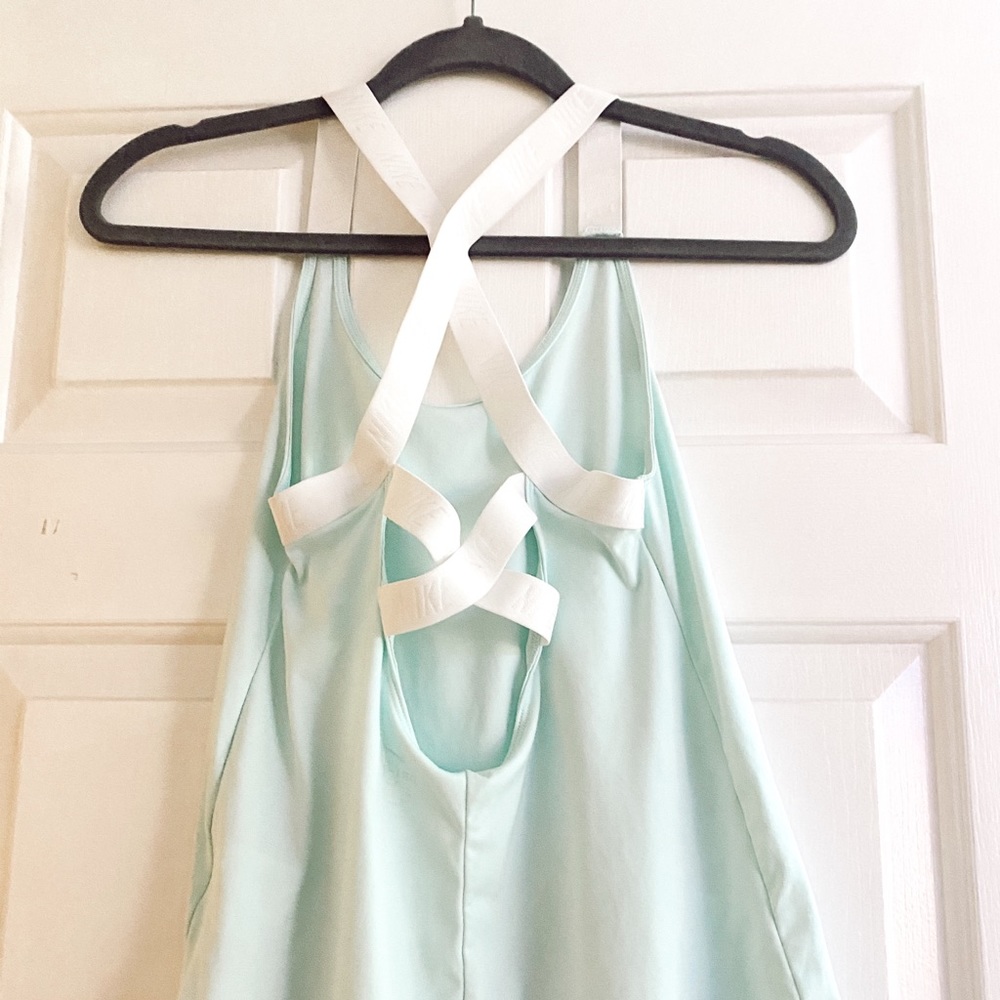 NIKE criss cross tank